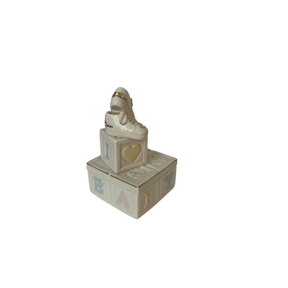 Lenox Baby Shoe Trinket Box Ivory Porcelain Gold Accents 4"x2" Sentimental Keeps - Picture 2 of 4